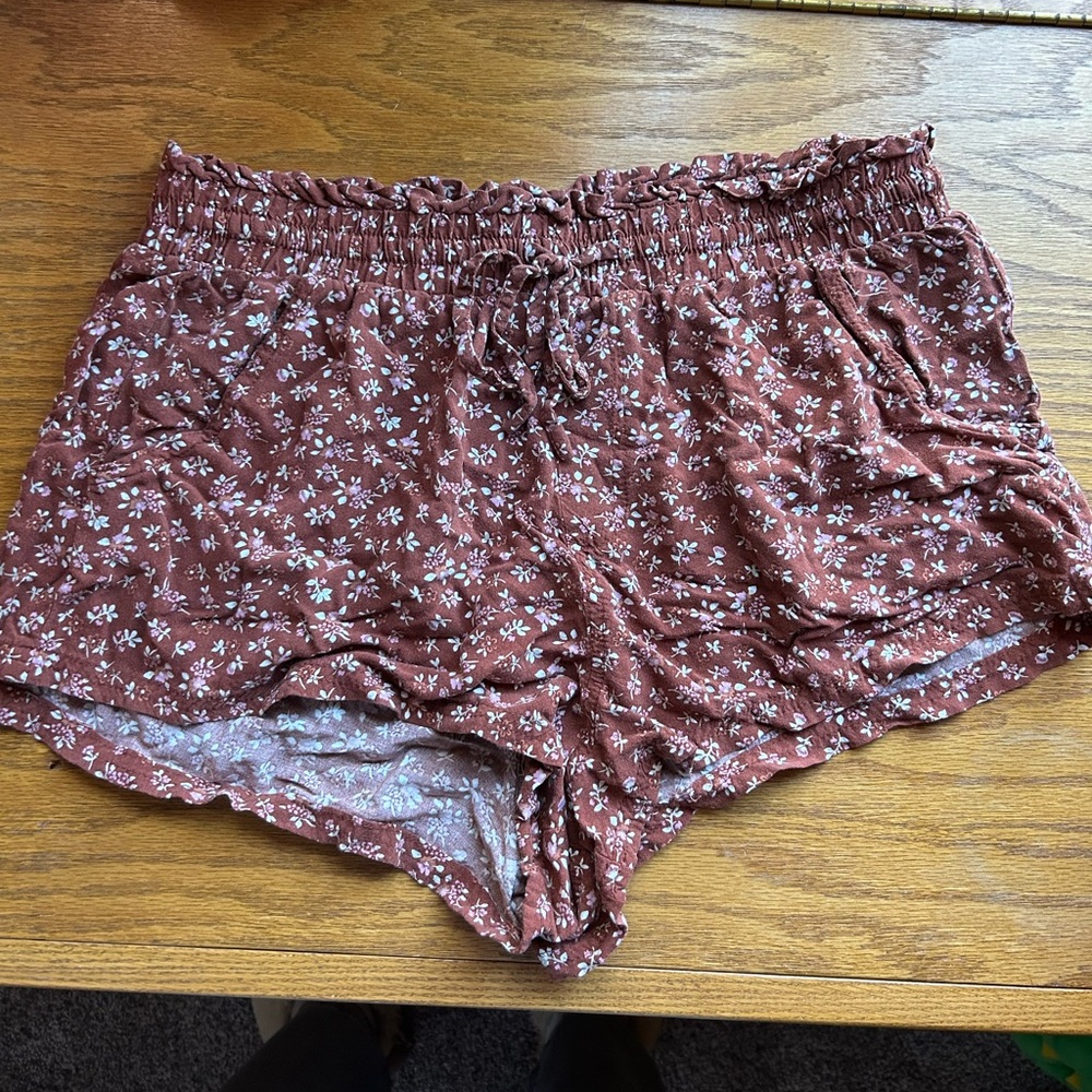 Floral flowy shorts